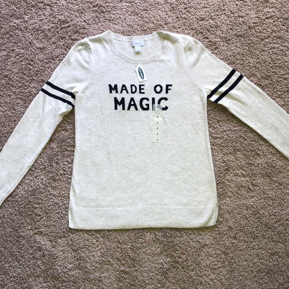 Women’s lightweight sweater
